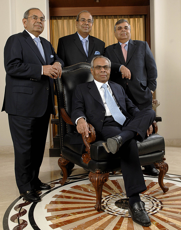 Portrait des frères Hinduja - Groupe Hindjua - promoteurs de The OWO