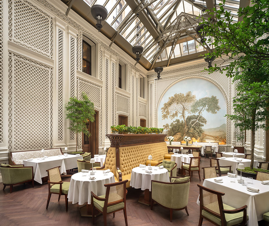 Restaurant Saison - dans l'atrium restauré - Raffles London at The OWO